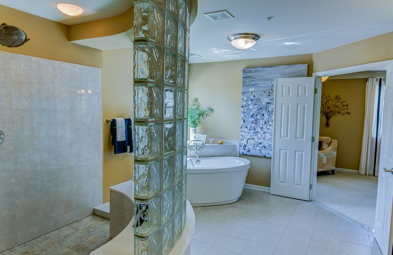 Best Bathroom Renovation Contractors in Plymouth, MI